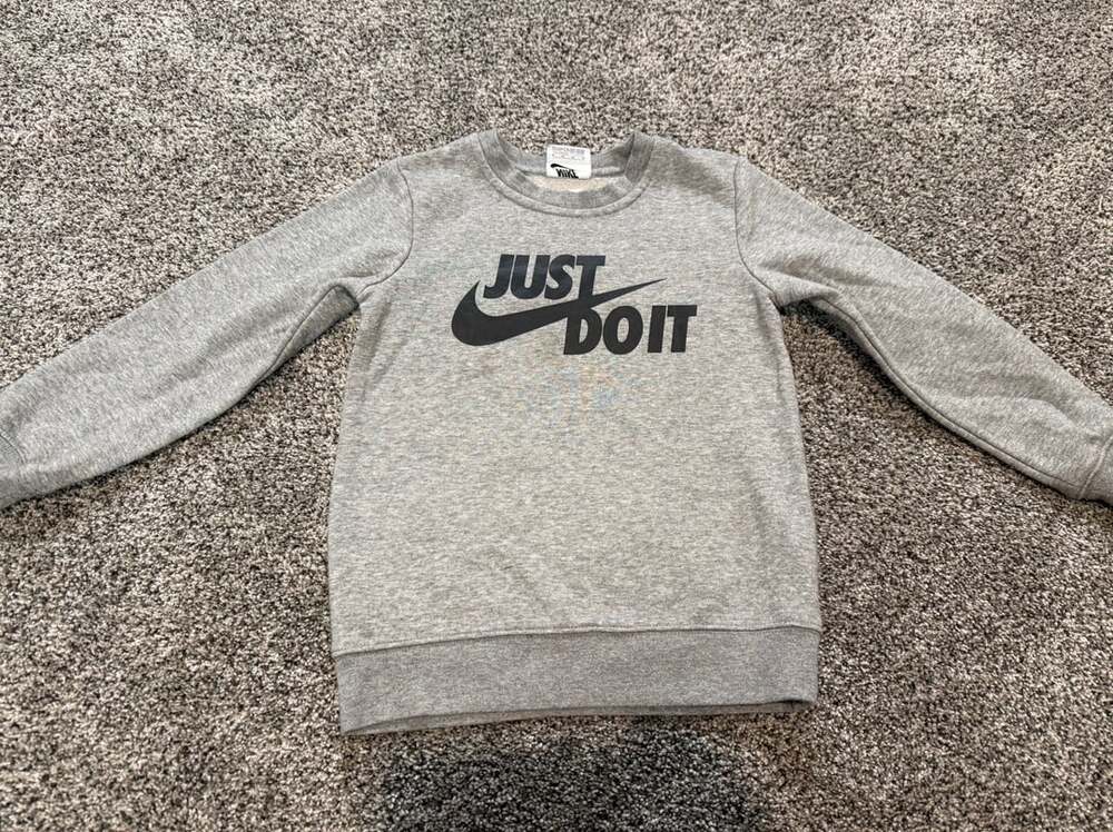 Nike Kids Gray Just Do It Logo Fleece Crewneck Sweatshirt Size 5-6 Years